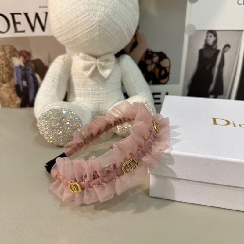 CHRISTIAN DIOR